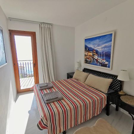 Spacious Seafront Apartment Платжа-д'Ару Екстер'єр фото