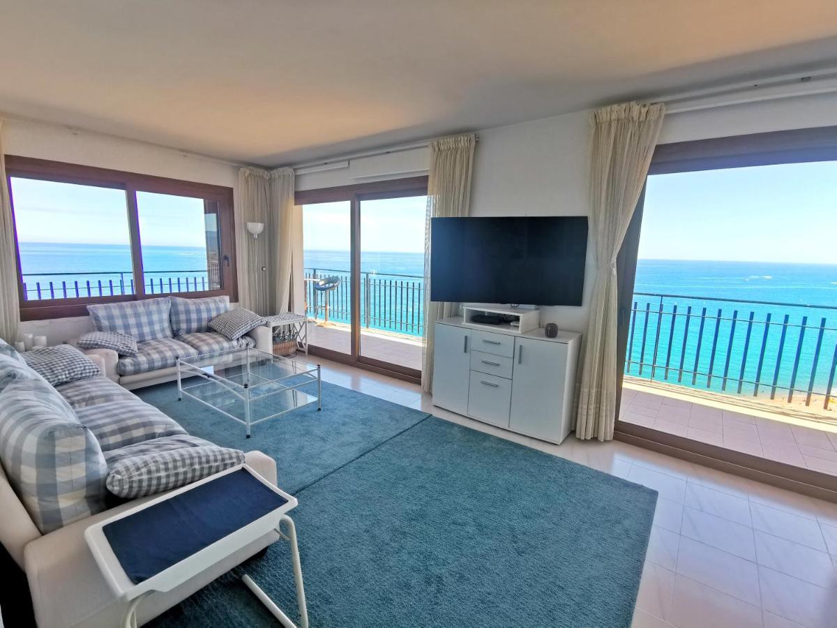 Spacious Seafront Apartment Платжа-д'Ару Екстер'єр фото