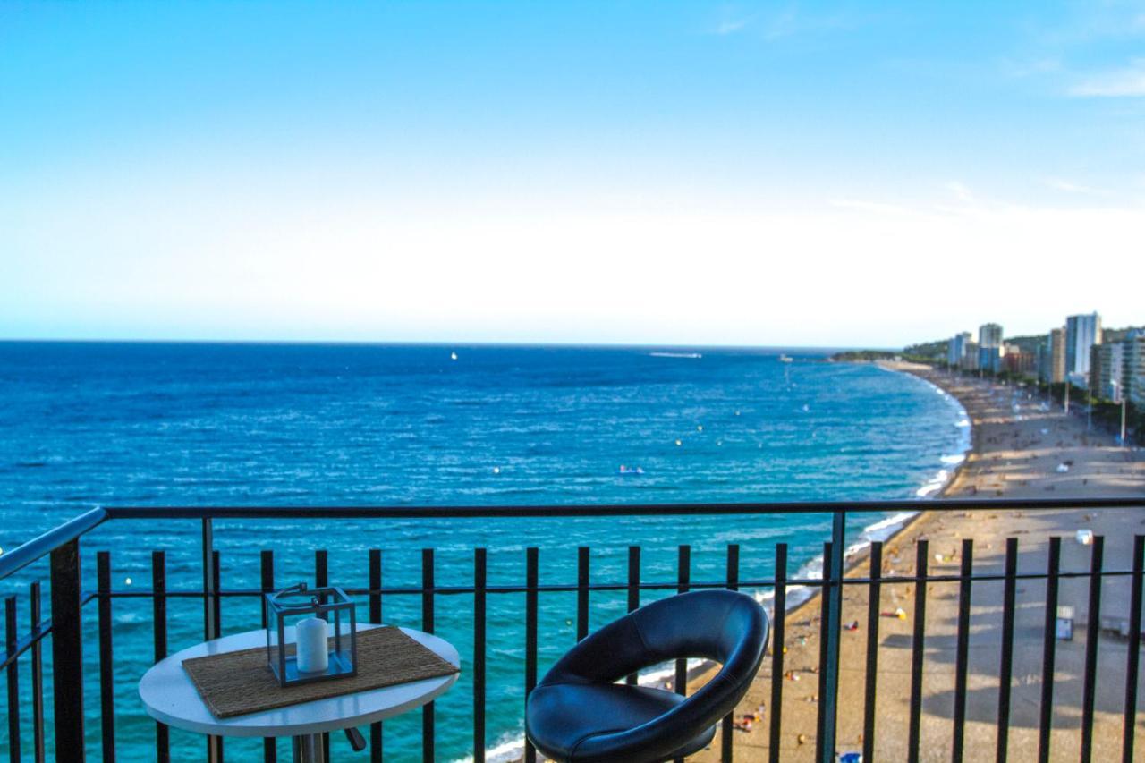 Spacious Seafront Apartment Платжа-д'Ару Екстер'єр фото