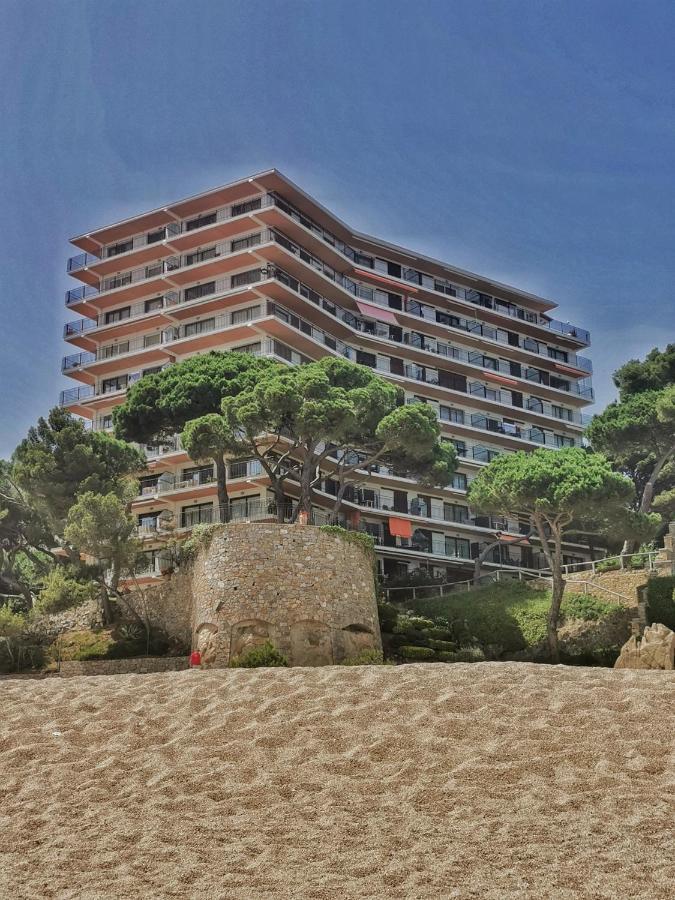 Spacious Seafront Apartment Платжа-д'Ару Екстер'єр фото