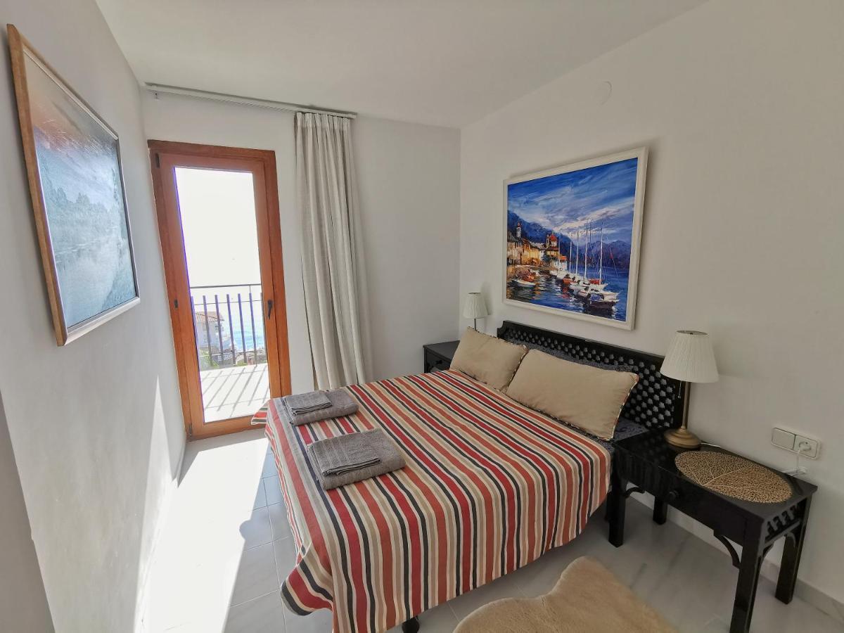 Spacious Seafront Apartment Платжа-д'Ару Екстер'єр фото